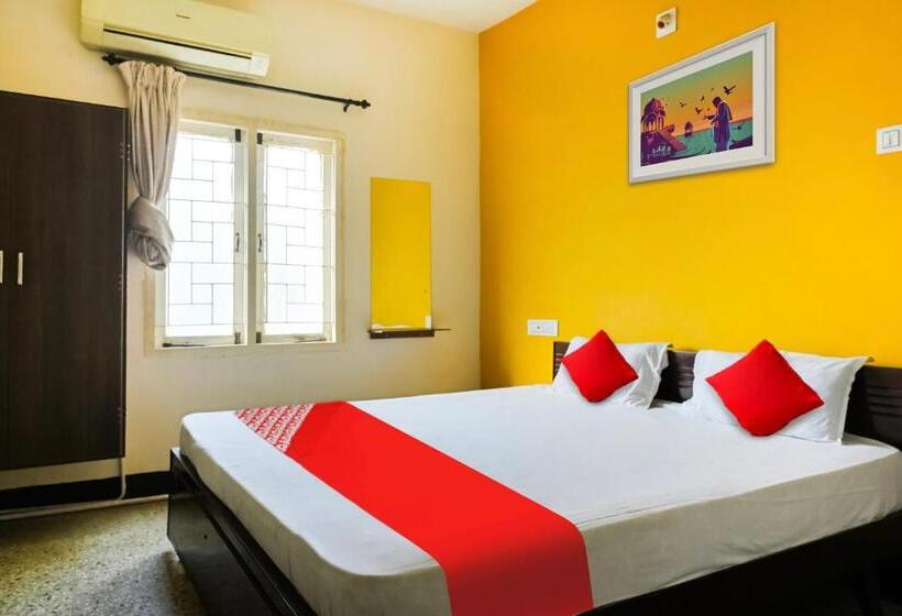 Hotelli Oyo Flagship A K Residency