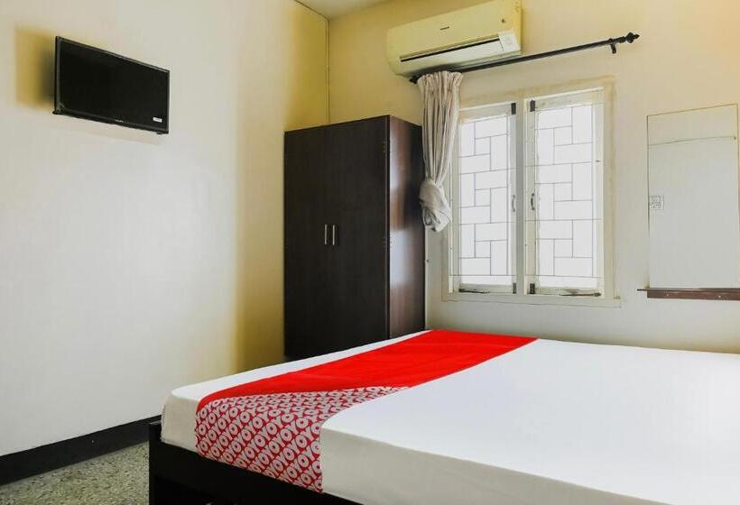 Hotelli Oyo Flagship A K Residency