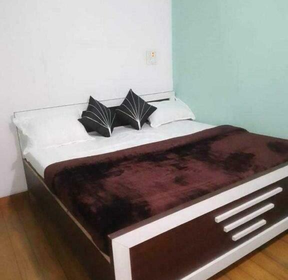 Hotel Spot On Runway Restaurant And