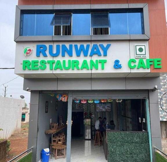 Hotel Spot On Runway Restaurant And