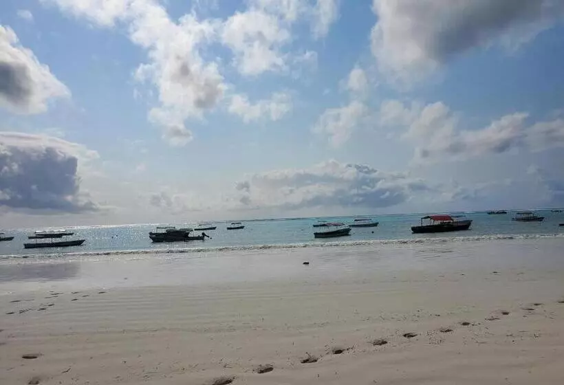 Kapselihotelli Kibwana Village Bungalows