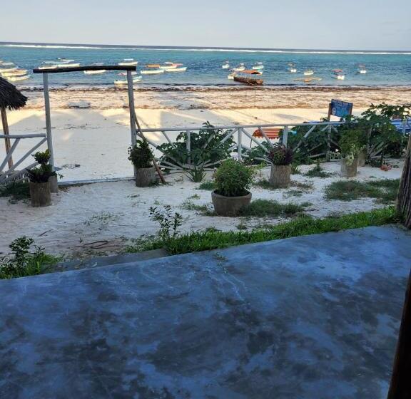 فنادق الكبسولة Kibwana Village Bungalows