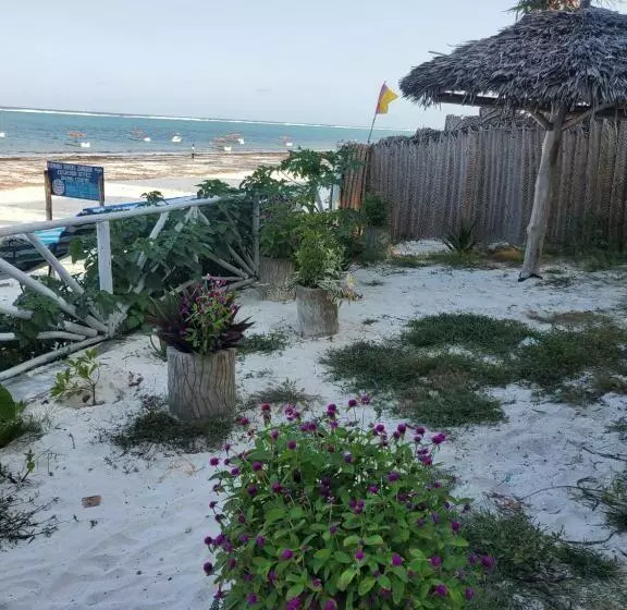 Kapselihotelli Kibwana Village Bungalows