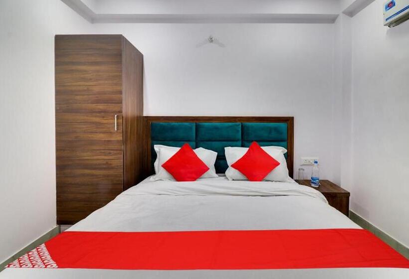 בית מלון כפרי Oyo Flagship 81470 Annu Residency