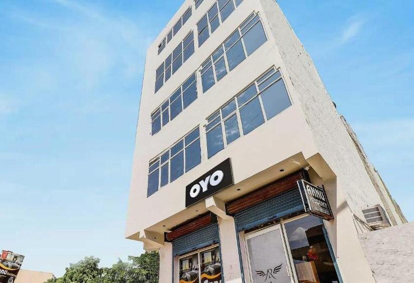 בית מלון כפרי Oyo Flagship 81470 Annu Residency