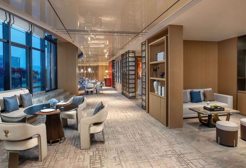 Отель Wingate By Wyndham Kunming Airport