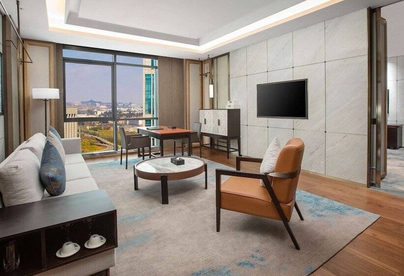 Отель Wingate By Wyndham Kunming Airport