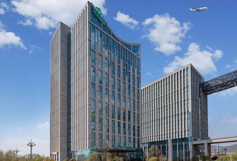 Отель Wingate By Wyndham Kunming Airport