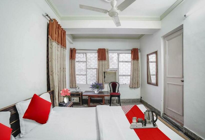 Oyo Flagship Hotel Naveen