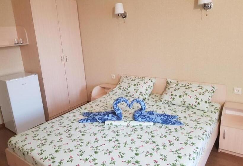 Pension (Hôtel basse catégorie) гостевой дом Pearl By The Sea