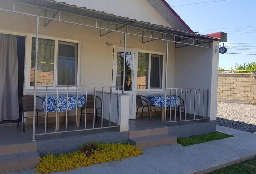 Pension (Hôtel basse catégorie) гостевой дом Pearl By The Sea