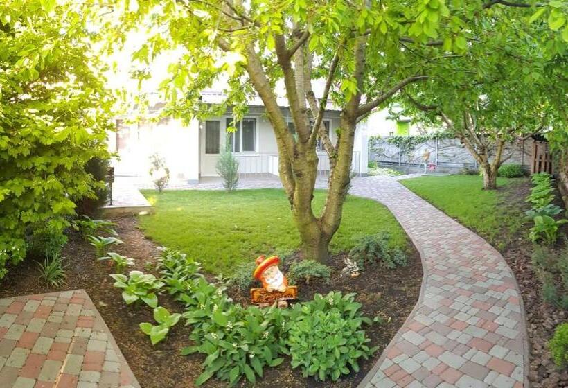 Pension (Hôtel basse catégorie) гостевой дом Pearl By The Sea