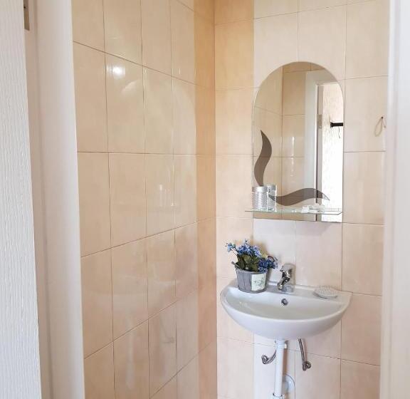 Pension (Hôtel basse catégorie) гостевой дом Pearl By The Sea