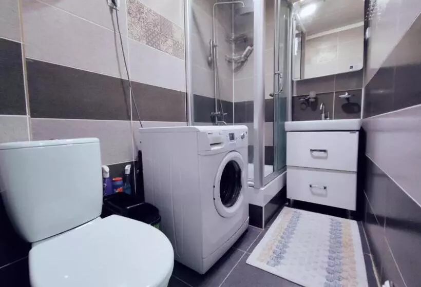 پانسیون Guest House Adimi