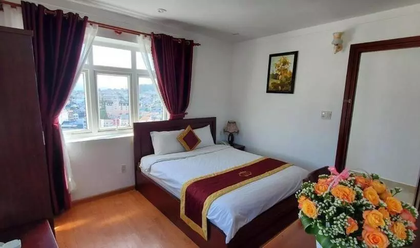 Tâm Dung Hotel Standard Quad