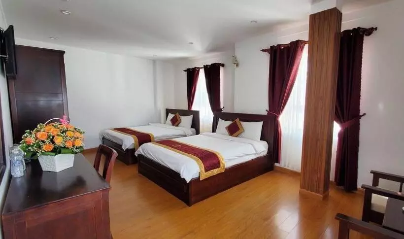 Tâm Dung Hotel Standard Quad