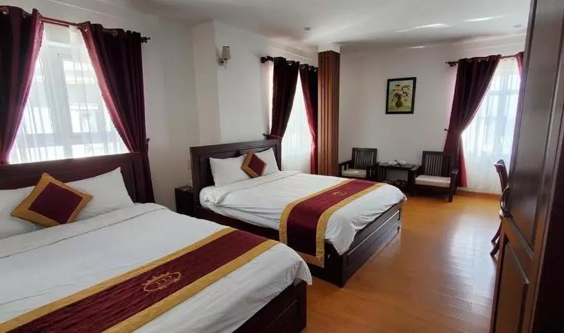 Tâm Dung Hotel Standard Quad