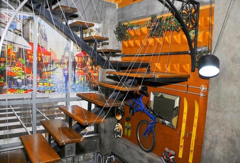 هاستل Art House Sweet Home