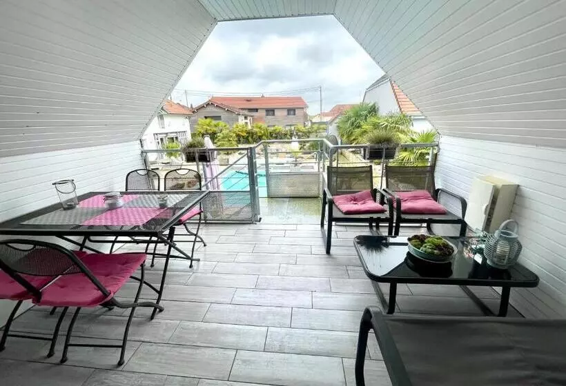 Aamiaismajoitus (B&B) Appartement Avec Piscine De La Croix
