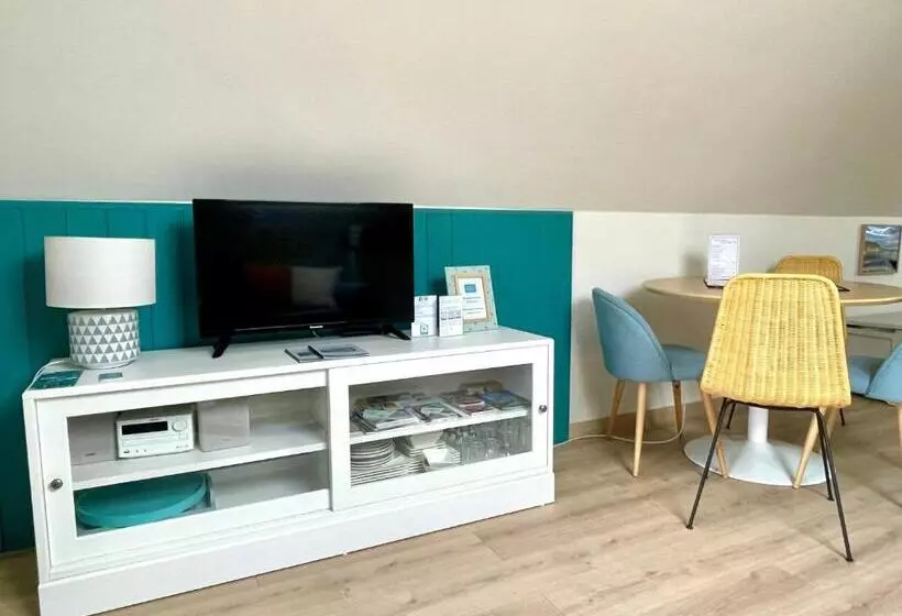 Aamiaismajoitus (B&B) Appartement Avec Piscine De La Croix