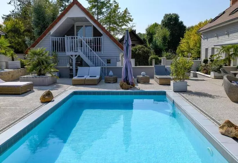 Aamiaismajoitus (B&B) Appartement Avec Piscine De La Croix