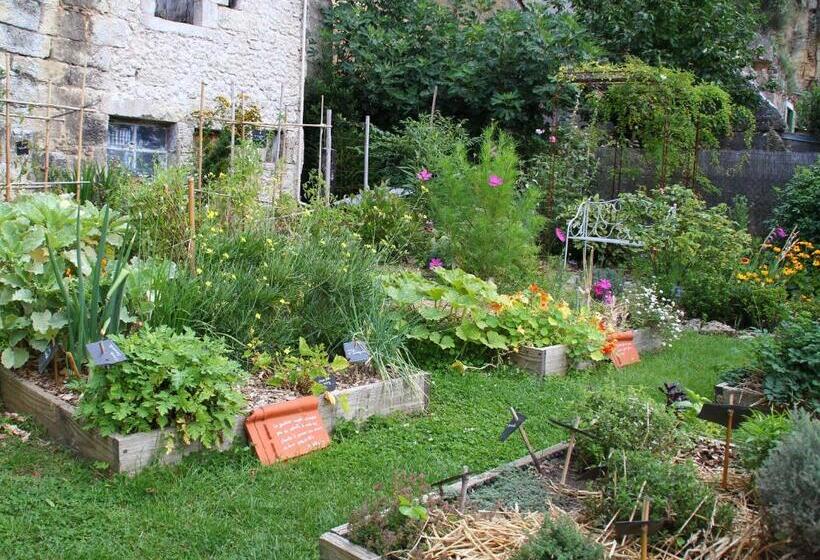 تختخواب و صبحانه Clos Des Moulins