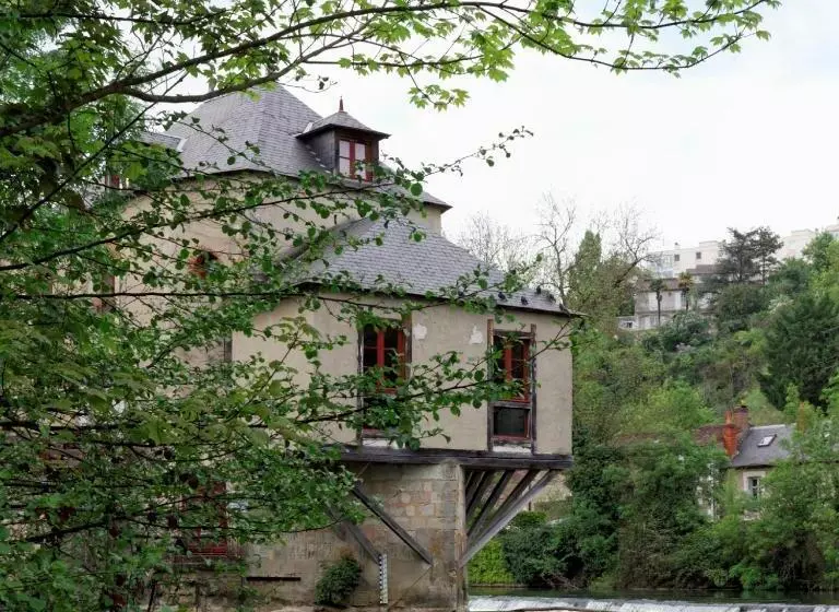 تختخواب و صبحانه Clos Des Moulins