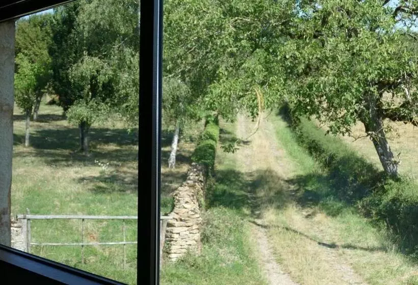 تختخواب و صبحانه Domaine Du Vernay