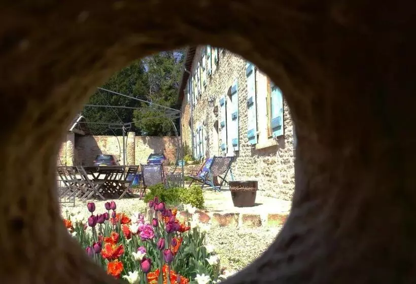 تختخواب و صبحانه Domaine Du Vernay