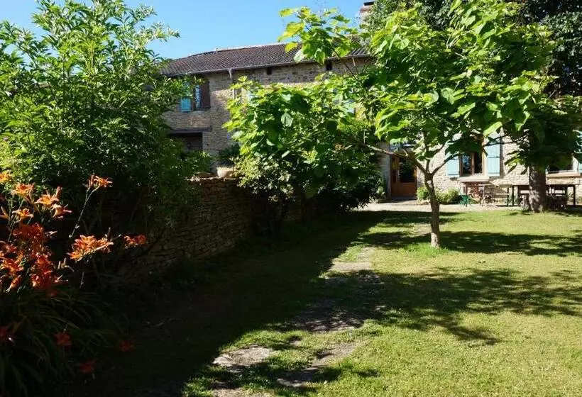تختخواب و صبحانه Domaine Du Vernay