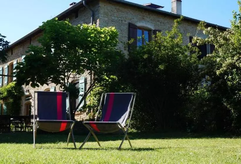 تختخواب و صبحانه Domaine Du Vernay