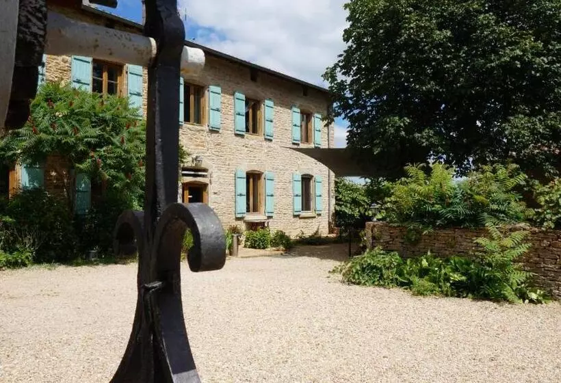 تختخواب و صبحانه Domaine Du Vernay