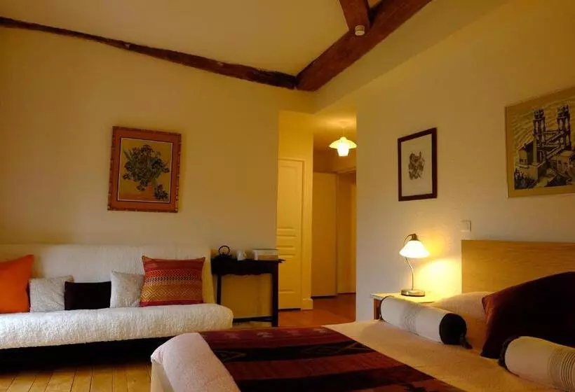 تختخواب و صبحانه Domaine Du Vernay