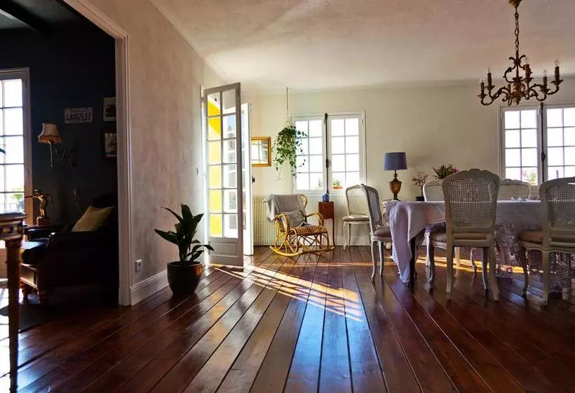 ベッドアンドブレックファースト Villa Juli Guesthouse