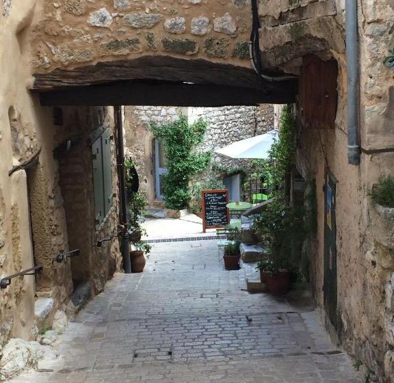 ホテル Auberge De Tourrettes