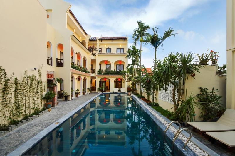 هتل Little Town Villa