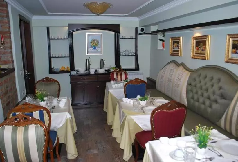 هتل Vila Sigal Korce