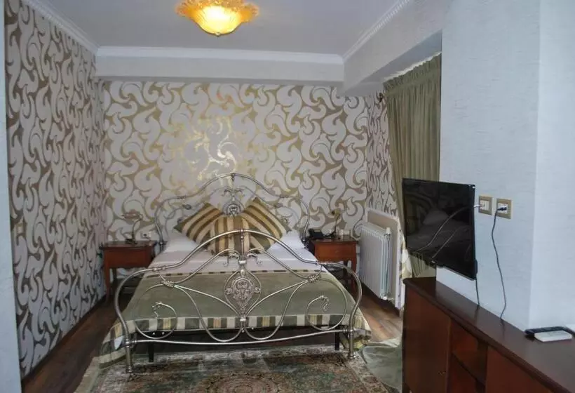 هتل Vila Sigal Korce