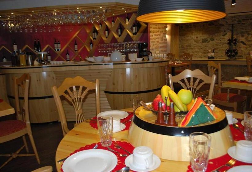 호텔 Vila Sigal Korce