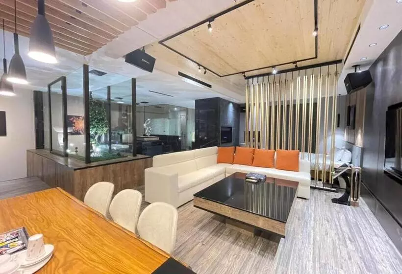 Minimalist Fashion Motel