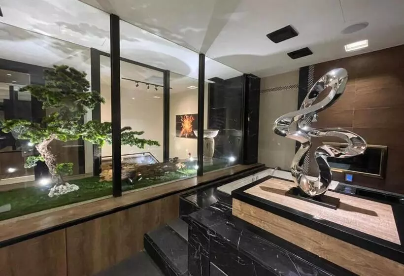 Minimalist Fashion Motel