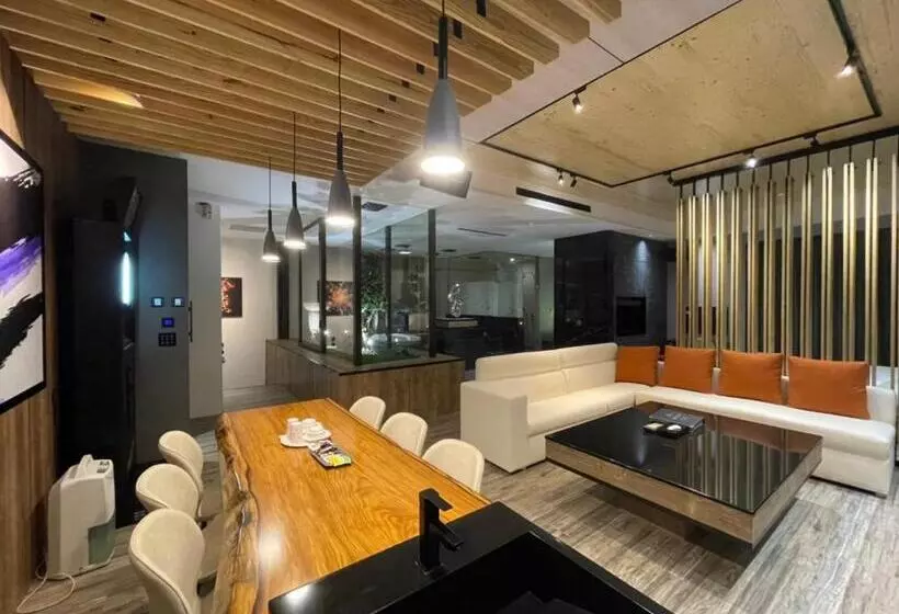 Minimalist Fashion Motel