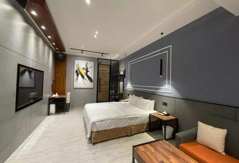 Minimalist Fashion Motel