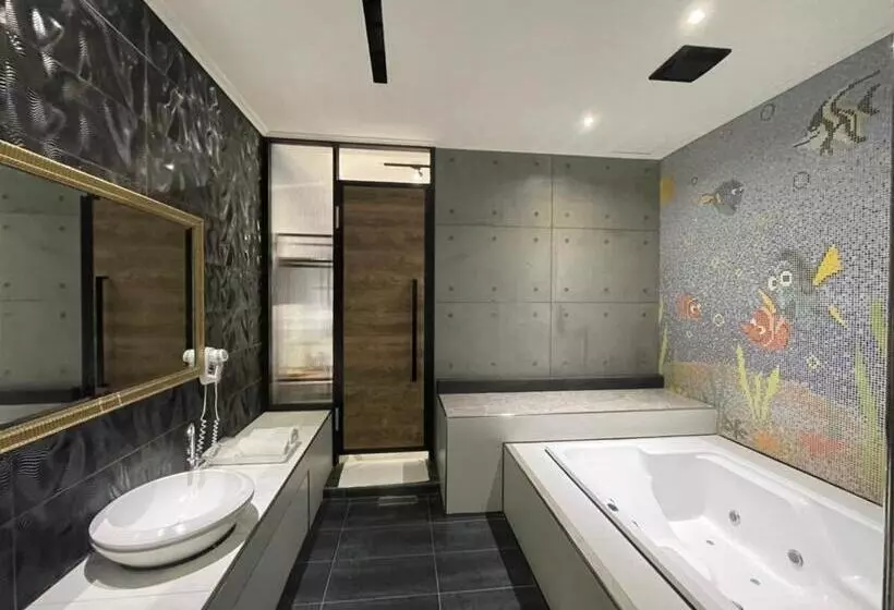 Minimalist Fashion Motel