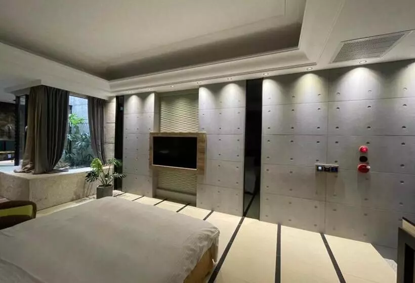 Minimalist Fashion Motel