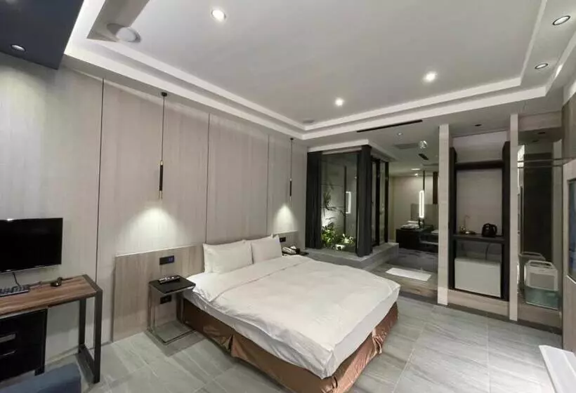 Minimalist Fashion Motel