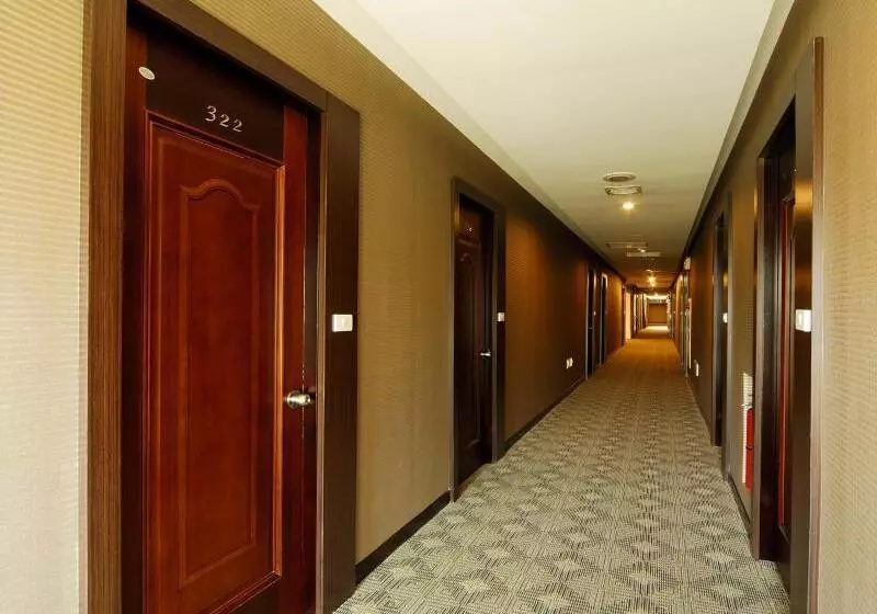 The Riverside Hotel & Motel