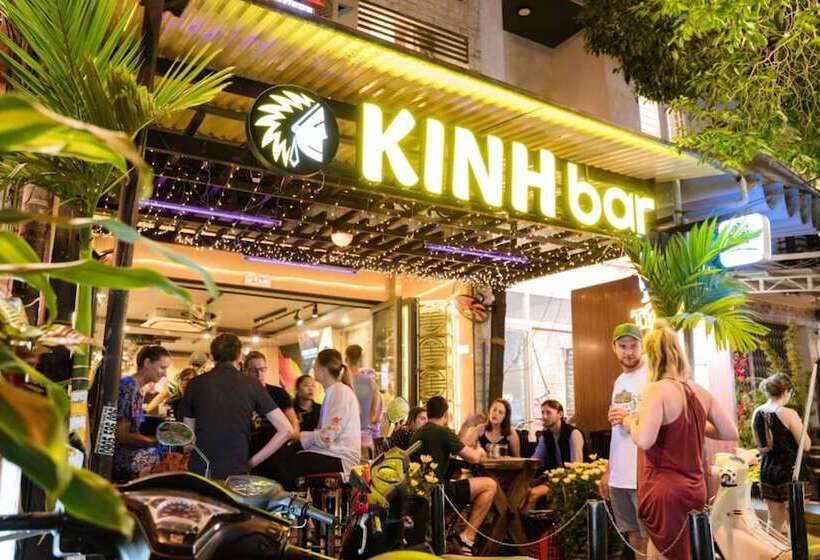 Tribee Kinh Hostel & Bar