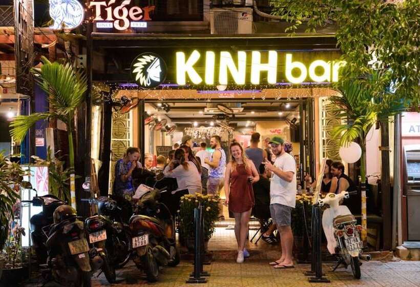 Tribee Kinh Hostel & Bar