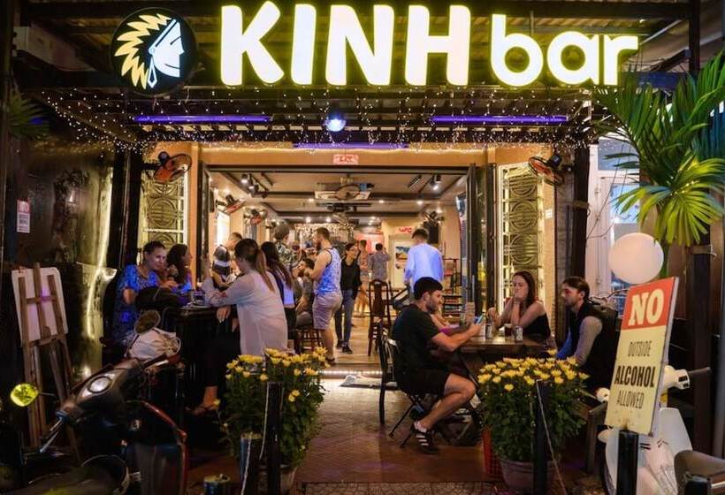 Tribee Kinh Hostel & Bar